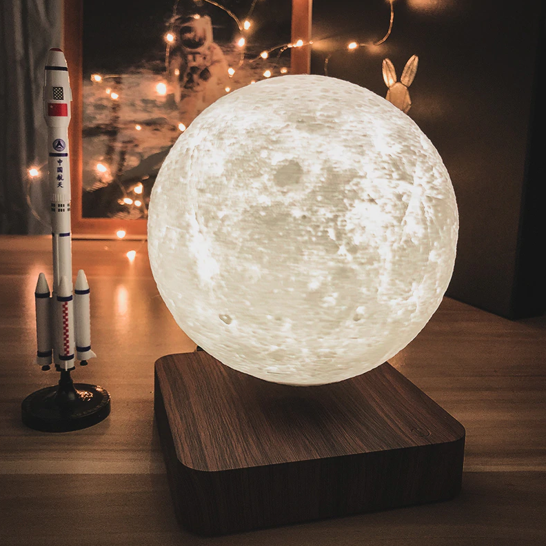 Levitating Moon Lamp™