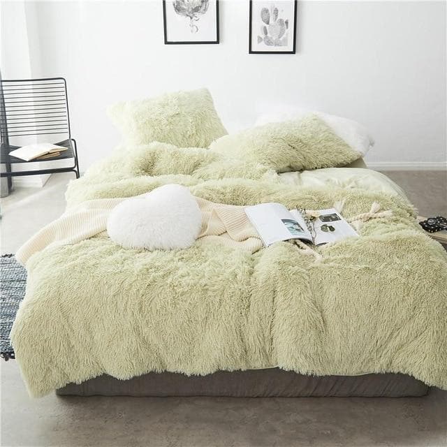 Colorful 4 or 7 Piece Faux Fur Bedding Set