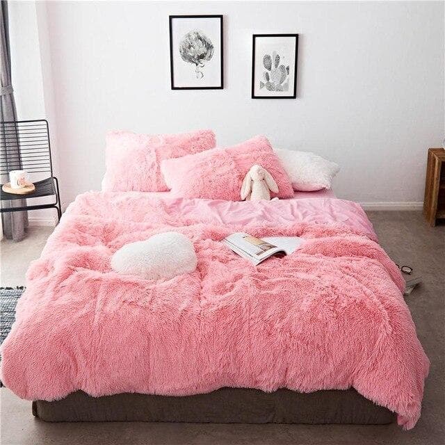 Colorful 4 or 7 Piece Faux Fur Bedding Set