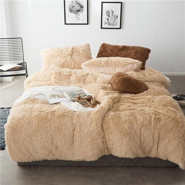 Colorful 4 or 7 Piece Faux Fur Bedding Set