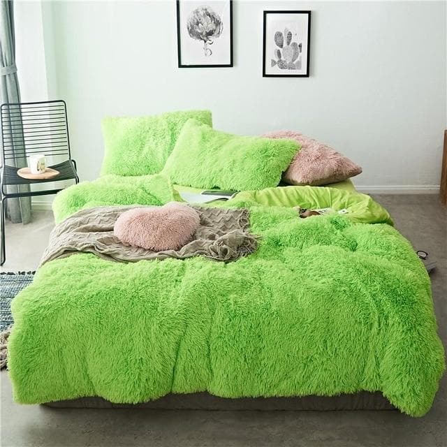 Colorful 4 or 7 Piece Faux Fur Bedding Set